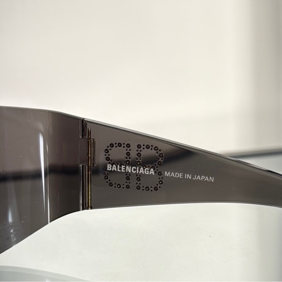 Balenciaga authentic shield sunglasses - Picture 3 of 4